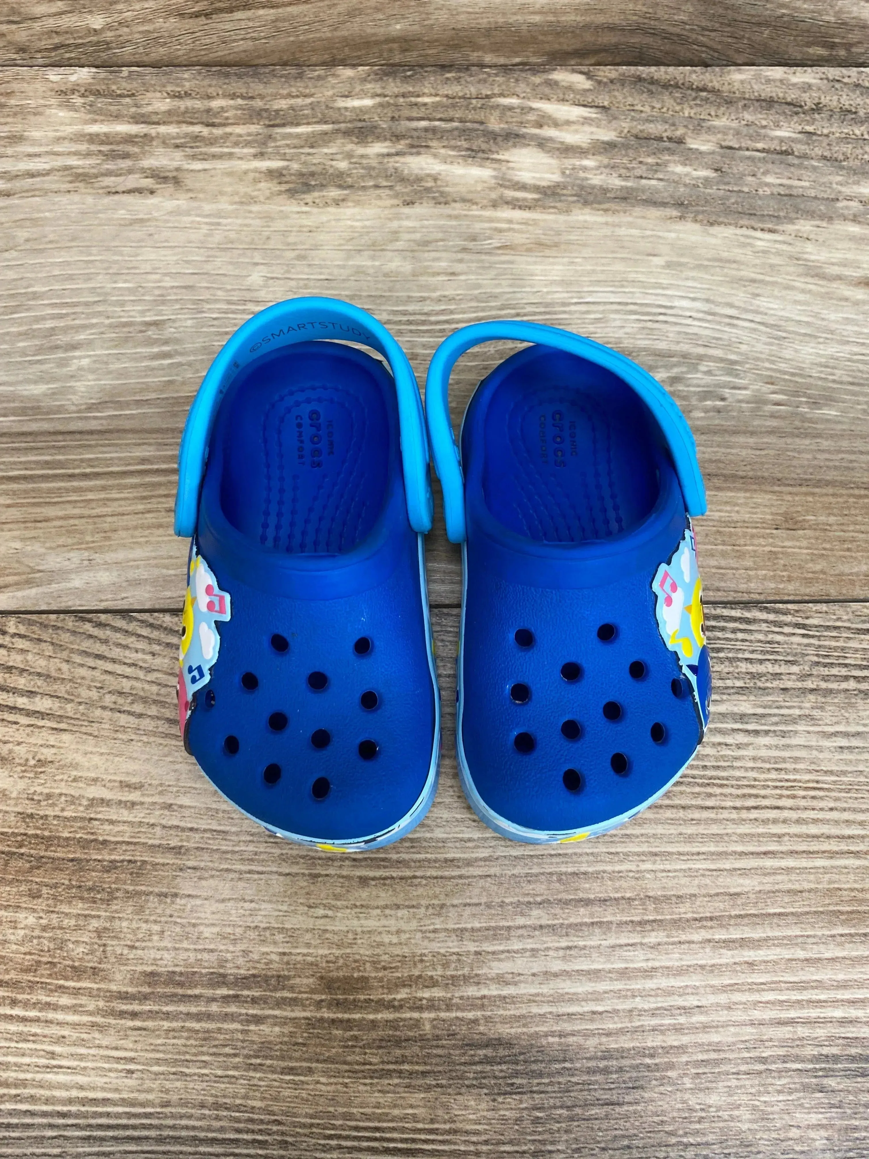 Crocs Baby Shark Classic Clogs Blue sz 4c