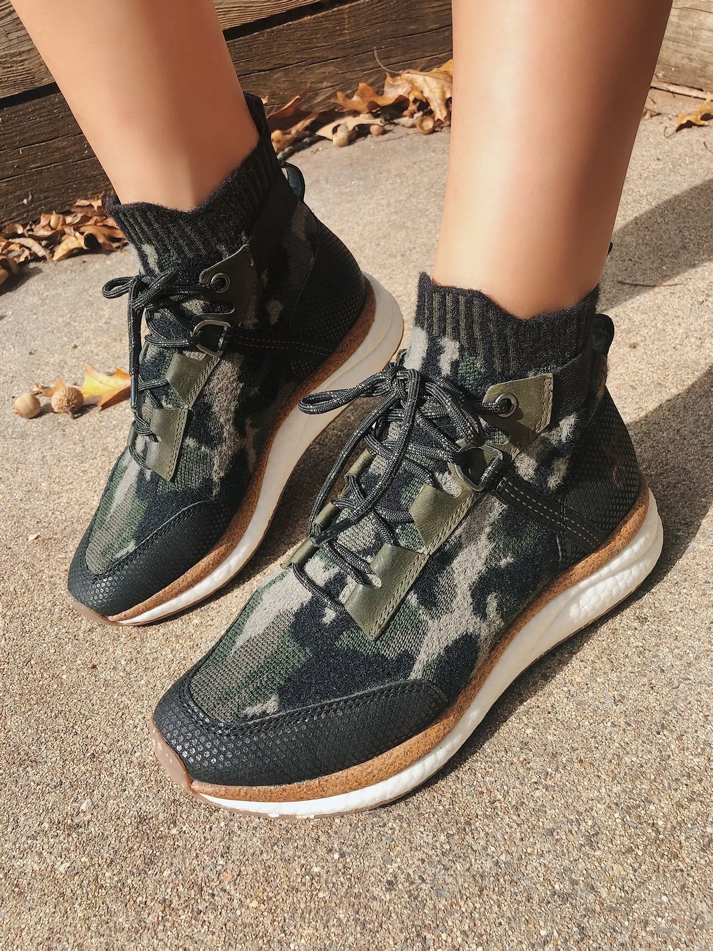 HYBRID in PINE High Top Sneakers