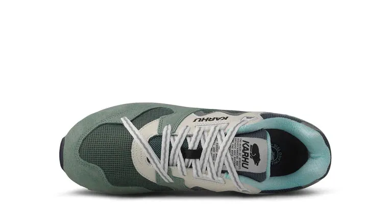 Karhu Synchron Classic Iceberg Green / Lily White