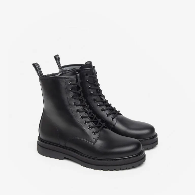 NEROGIARDINI LEATHER ANKLE BOOTS IN BLACK